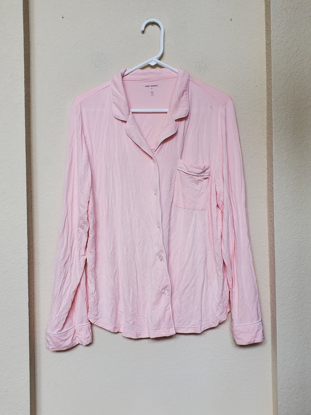 Cozy Earth Women’s Pale Pink Button-Down PJ Shirt.. Size Large